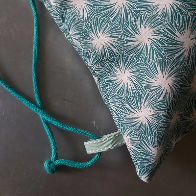 kit couture sac à pain imprimé tu me fais tourner la tête en vert sac en tissu pour le pain couture DIY