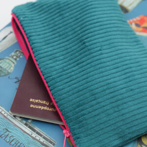 Kit couture – Turquoise velvet et détails fuchsia – Pochette zippée